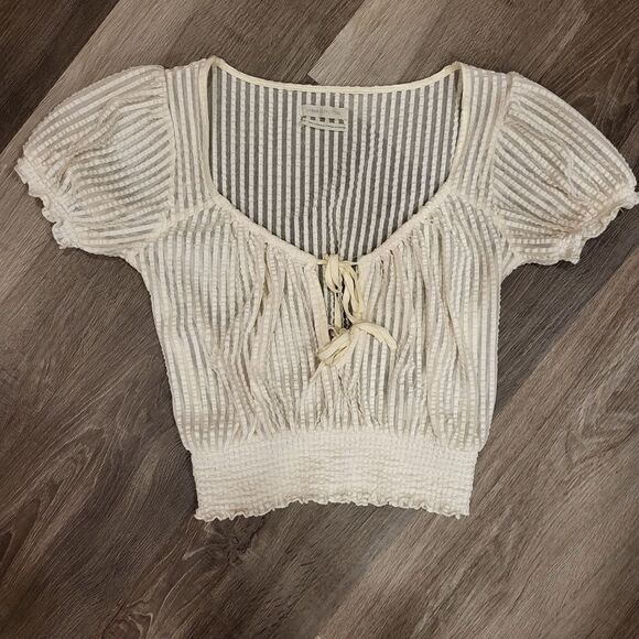 URBAN Outfitters white top - Picture 4 of 4